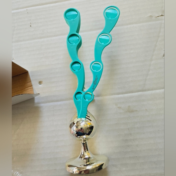 Perfect Solutions Peacock Photo Holder - Picture 2 of 12